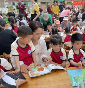 县图书馆助力南湖幼儿园阅读节